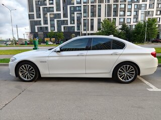 2016 BMW 5 серии 528i xDrive VI (F10/F11/F07) Рестайлинг, белый, 2200000 рублей, вид 2