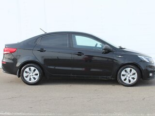 2016 Kia Rio III Рестайлинг, чёрный, 875000 рублей, вид 4