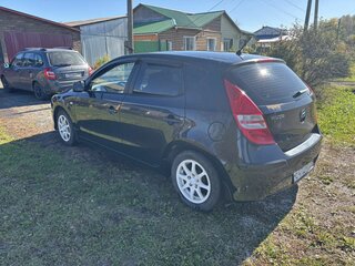 2011 Hyundai i30 I Рестайлинг, чёрный, 550000 рублей, вид 2