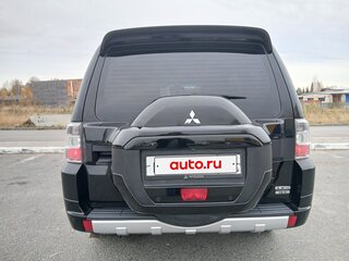 2017 Mitsubishi Pajero IV Рестайлинг 2, чёрный, 2950000 рублей, вид 4