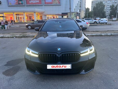 2021 BMW 5 серии 520i VII (G30/G31/G38) Рестайлинг, чёрный, 4690000 рублей, вид 2