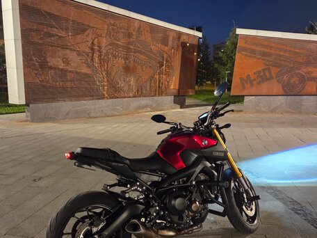 2015 Yamaha MT-09 (FZ-09), красный, 699999 рублей, вид 2