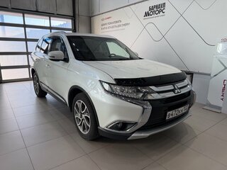 2017 Mitsubishi Outlander III Рестайлинг 2, белый, 1815000 рублей, вид 3