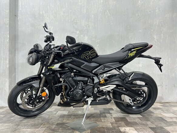 2025 Triumph Street Triple, чёрный, 1299000 рублей - вид 4