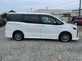 2021 Toyota Voxy III (R80) Рестайлинг, белый, 1766000 рублей - вид 6