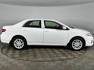 2012 Toyota Corolla X (E140, E150) Рестайлинг, белый, 999000 рублей, вид 4
