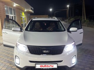 2014 Kia Sorento II Рестайлинг, белый, 1650000 рублей, вид 1