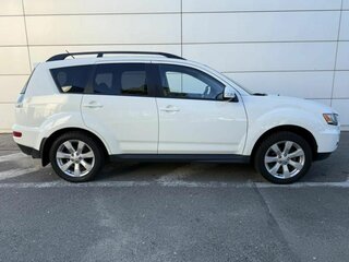 2011 Mitsubishi Outlander II Рестайлинг, белый, 1190000 рублей, вид 4