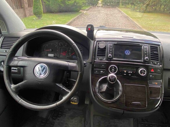2005 Volkswagen Multivan T5, серебристый, 1400000 рублей - вид 9
