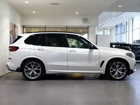 2020 BMW X5 40d IV (G05/G18), белый, 6970000 рублей - вид 3