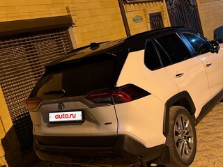 2020 Toyota RAV4 V (XA50), белый, 3350000 рублей, вид 4
