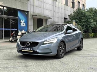 2018 Volvo V40 II Рестайлинг, синий, 1150000 рублей, вид 1