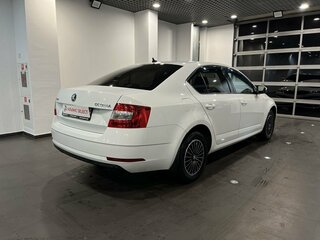 2019 Skoda Octavia III (A7) Рестайлинг, белый, 1650000 рублей, вид 3