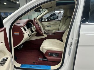 2026 Bentley Bentayga I Рестайлинг, белый, 39000000 рублей, вид 5