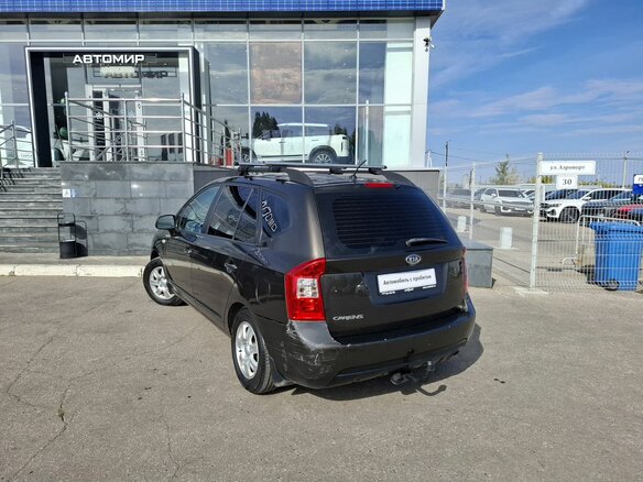 2010 Kia Carens II (UN), коричневый, 740000 рублей - вид 6