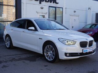 2014 BMW 5 серии Gran Turismo 535i xDrive VI (F10/F11/F07) Рестайлинг, белый, 2100000 рублей, вид 3
