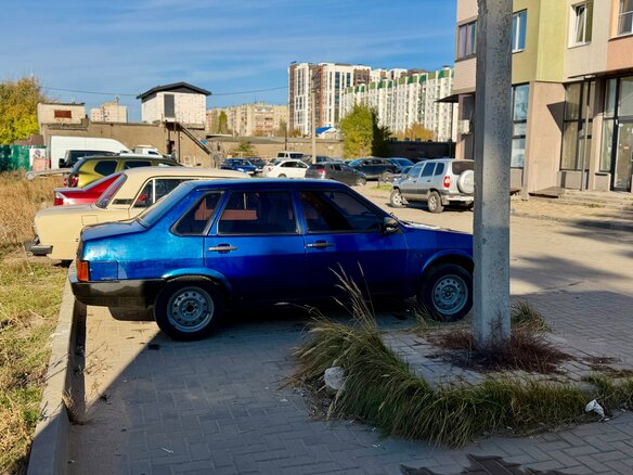 2003 Lada (ВАЗ) 21099, синий, 99999 рублей - вид 4