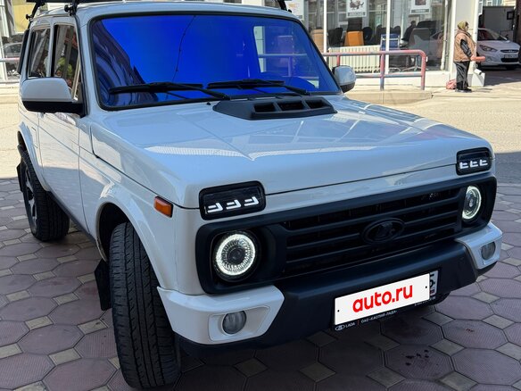2019 Lada (ВАЗ) 2121 (4x4) Urban I Рестайлинг, белый, 730000 рублей - вид 1