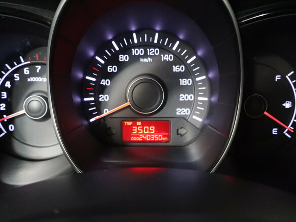 2014 Kia Rio 6-speed III, серый, 749000 рублей - вид 15
