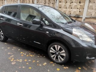 2012 Nissan Leaf (EM57) I (ZE0/AZE0), чёрный, 680000 рублей, вид 5