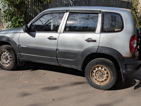 2012 Chevrolet Niva I Рестайлинг, серый, 320000 рублей, вид 4