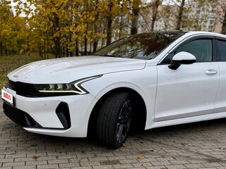 2021 Kia K5 III, белый, 3100000 рублей, вид 2