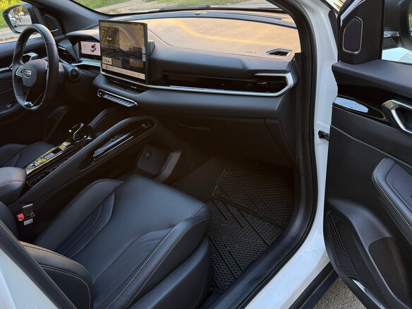 2025 Geely Coolray (Binyue L) I Рестайлинг 2, белый, 2290000 рублей - вид 19