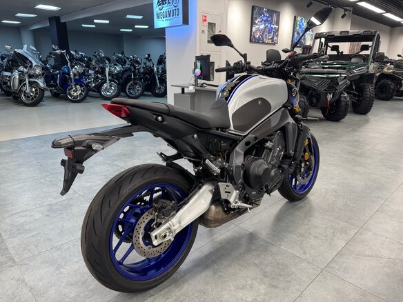 2022 Yamaha MT-09 (FZ-09), серый, 1190000 рублей - вид 5