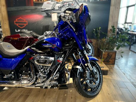 2025 Harley-Davidson CVO Street Glide, синий, 5300000 рублей, вид 3