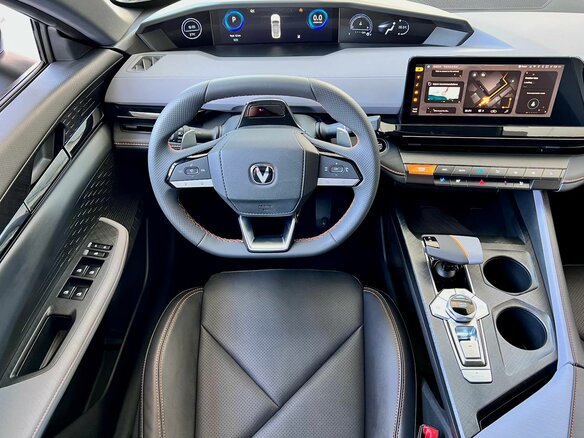 2024 Changan UNI-V I, серый, 3139900 рублей - вид 9