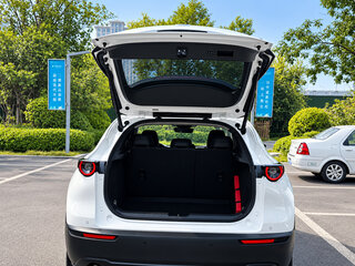 2023 Mazda CX-30 I, белый, 1900001 рублей, вид 4