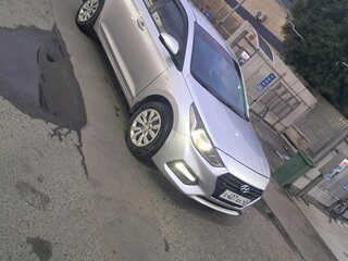 2018 Hyundai Solaris II, серебристый, 895000 рублей, вид 1