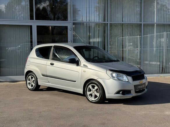 2009 Chevrolet Aveo I Рестайлинг, серебристый, 350000 рублей - вид 2