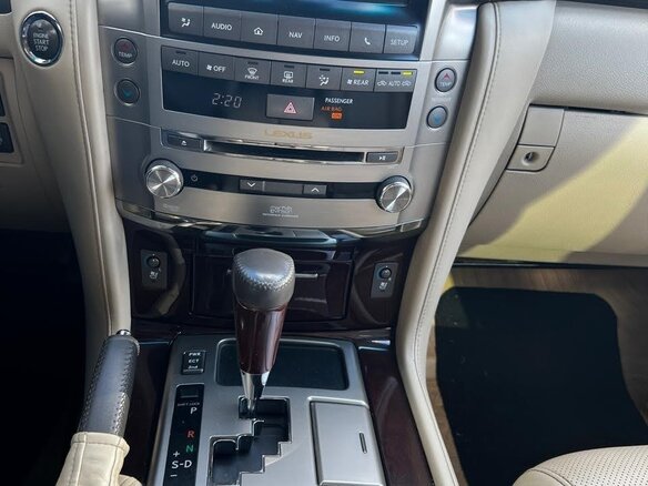 2013 Lexus LX 570 III Рестайлинг, чёрный - вид 15