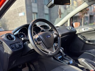 2015 Ford Fiesta Mk6 Рестайлинг, красный, 900000 рублей, вид 5