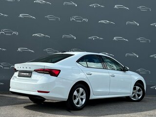 2021 Skoda Octavia IV (A8), белый, 1795400 рублей, вид 2