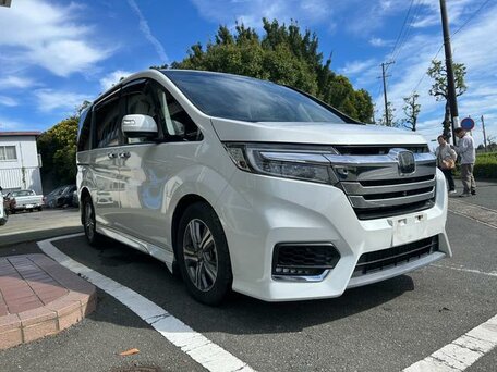 2021 Honda Stepwgn Spada V Рестайлинг, белый, 2030002 рублей, вид 3