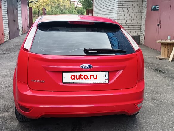 2010 Ford Focus II Рестайлинг, красный, 499999 рублей - вид 3