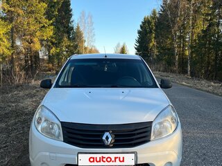 2013 Renault Sandero I, белый, 410000 рублей, вид 1