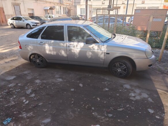 2013 Lada (ВАЗ) Priora I Рестайлинг, серебристый, 315000 рублей - вид 1