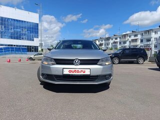 2014 Volkswagen Jetta VI, серебристый, 890000 рублей, вид 1