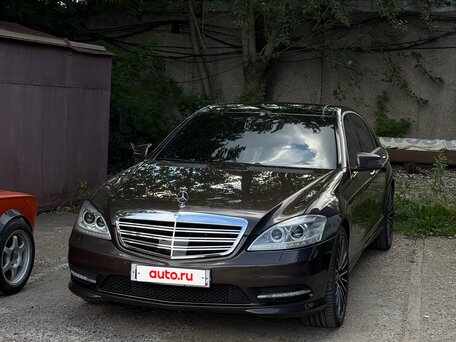 2011 Mercedes-Benz S-Класс 500 Long V (W221) Рестайлинг, коричневый, 2100000 рублей, вид 3