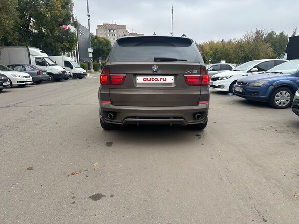 2011 BMW X5 35i II (E70) Рестайлинг, коричневый, 1935000 рублей - вид 3