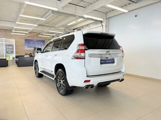 2013 Toyota Land Cruiser Prado 150 Series, белый, 3649900 рублей, вид 4