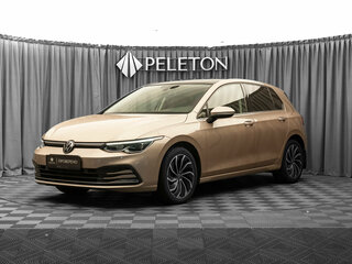 2021 Volkswagen Golf VIII, золотистый, 2530000 рублей, вид 1