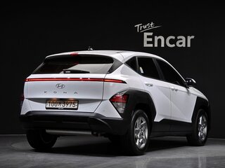 2024 Hyundai Kona II (SX2), белый, 2115000 рублей, вид 3