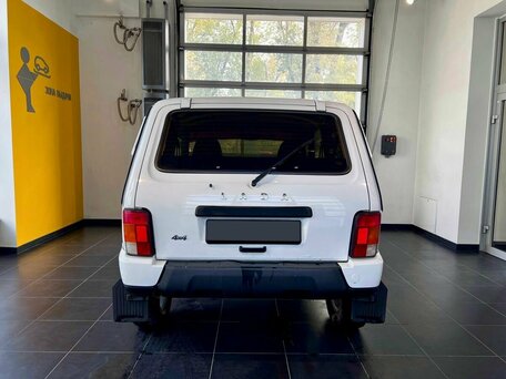 2018 Lada (ВАЗ) 2121 (4x4) I Рестайлинг, белый, 600000 рублей, вид 5