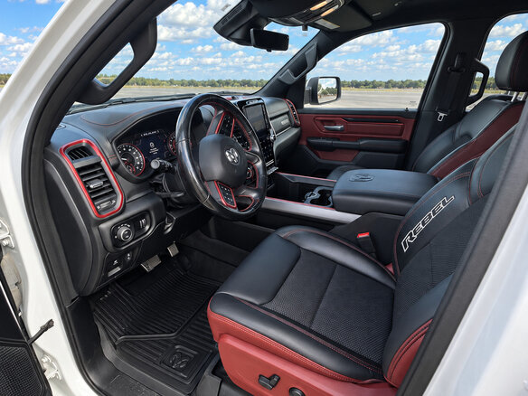 2022 Ram 1500 Crew Cab eTorque V, белый, 6900000 рублей - вид 10