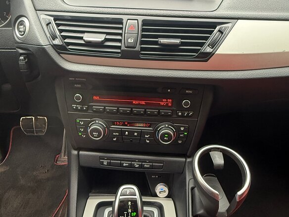 2014 BMW X1 20i I (E84) Рестайлинг, белый - вид 14