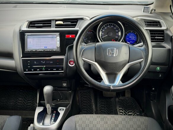 2014 Honda Fit II, белый, 950000 рублей - вид 15